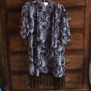 Lularoe Monroe kimono